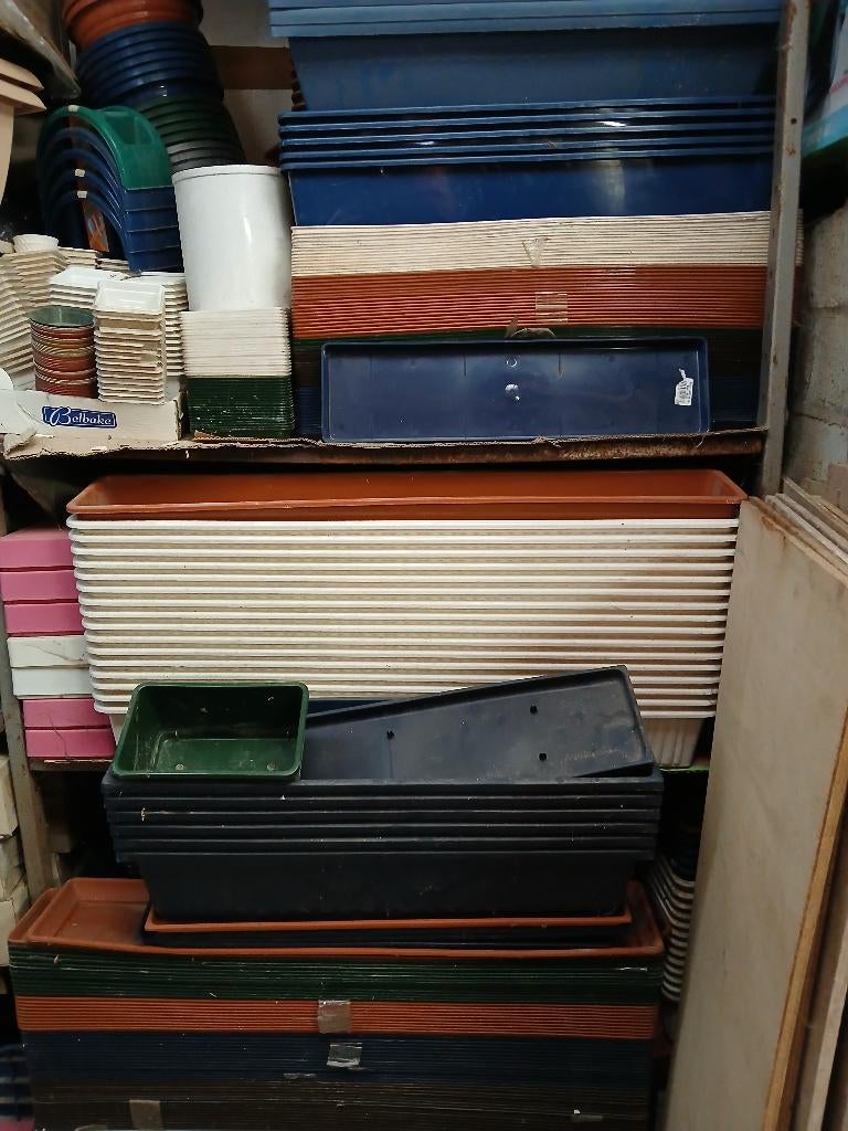 Lot article de jardin et plastique (plus de 2700 pcs)2700€, Neuf, Enlèvement, 100 cm ou plus, 60 cm ou plus