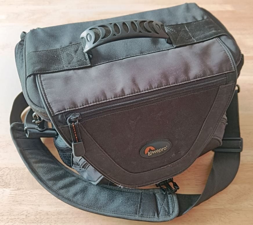 Camera draagtas - Lowepro Nova 4 AW, Ophalen of Verzenden, Zo goed als nieuw, Schoudertas, Lowepro