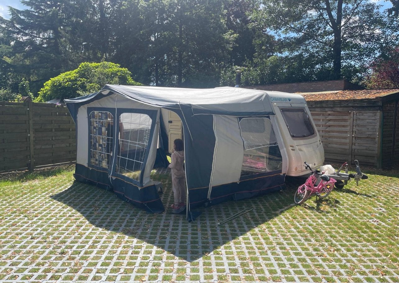 Caravan caravelair bamba luxe 4 persoons lichtgewicht, Caravanes & Camping, Caravanes, Particulier, jusqu'à 4, 500 - 750 kg, Siège de train