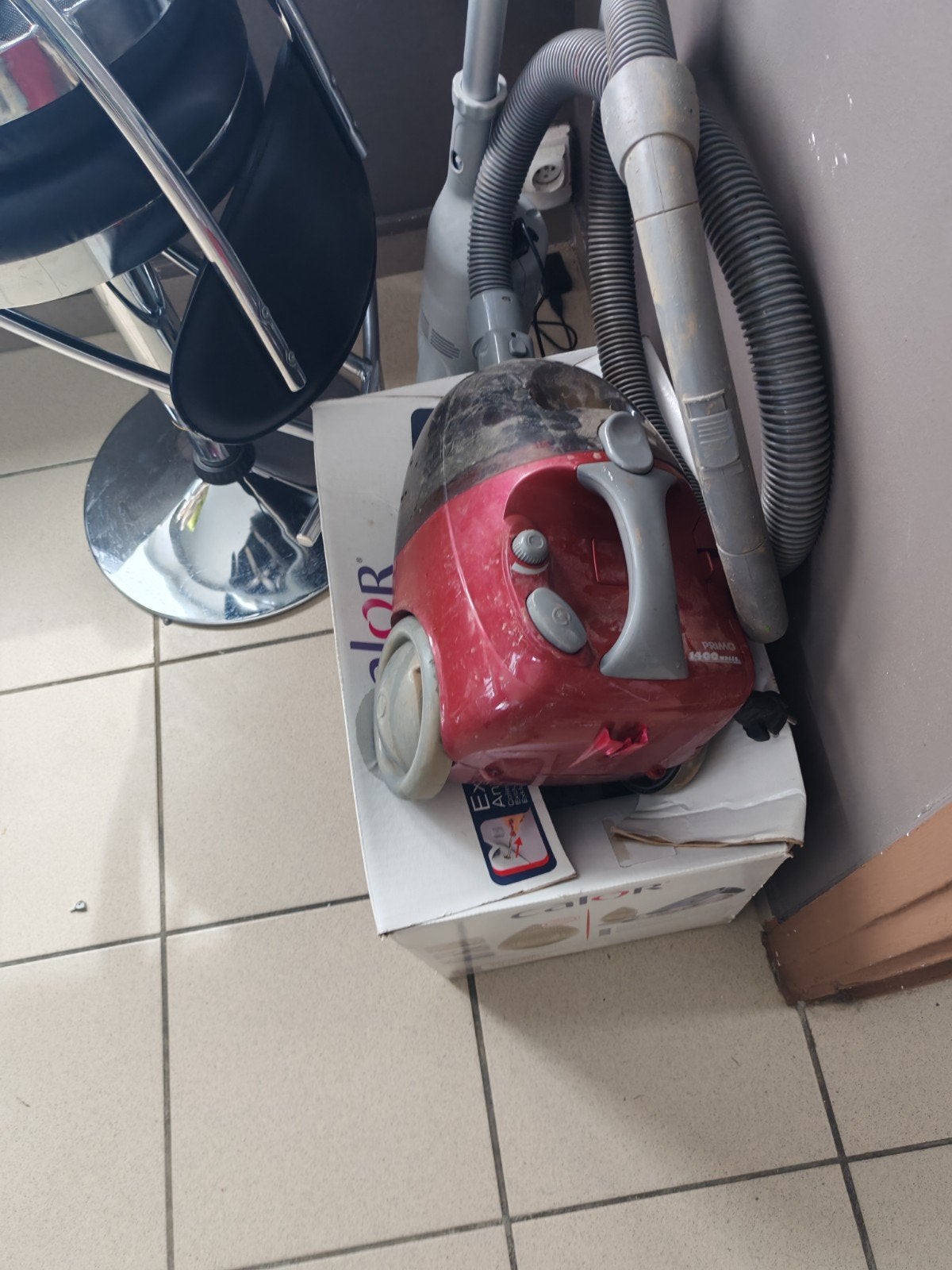 Aspirateur sans sac primo, Ophalen
