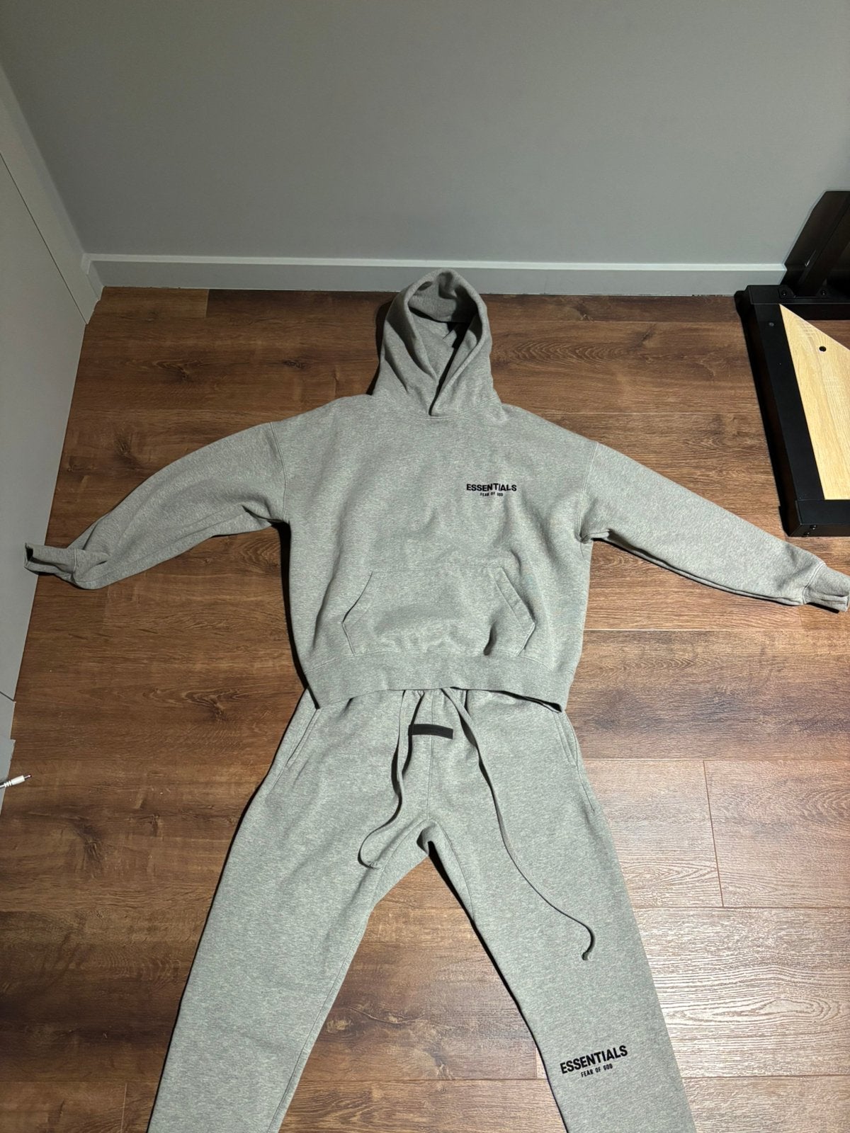 Essentials FOG dark oatmeal, Ophalen, Zo goed als nieuw, Maat 36 (S), Grijs
