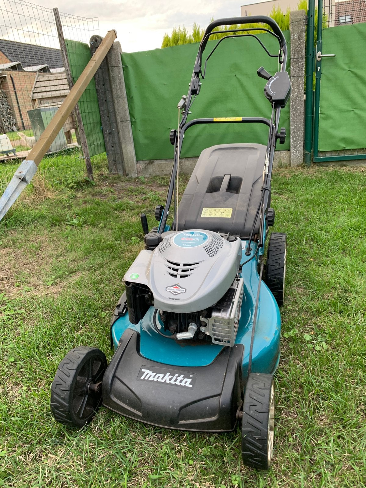 Makita zelftrekkende grasmaaier, Jardin & Terrasse, Tondeuses à gazon, Tondeuse rotative, Comme neuf, Enlèvement, 50 cm ou plus