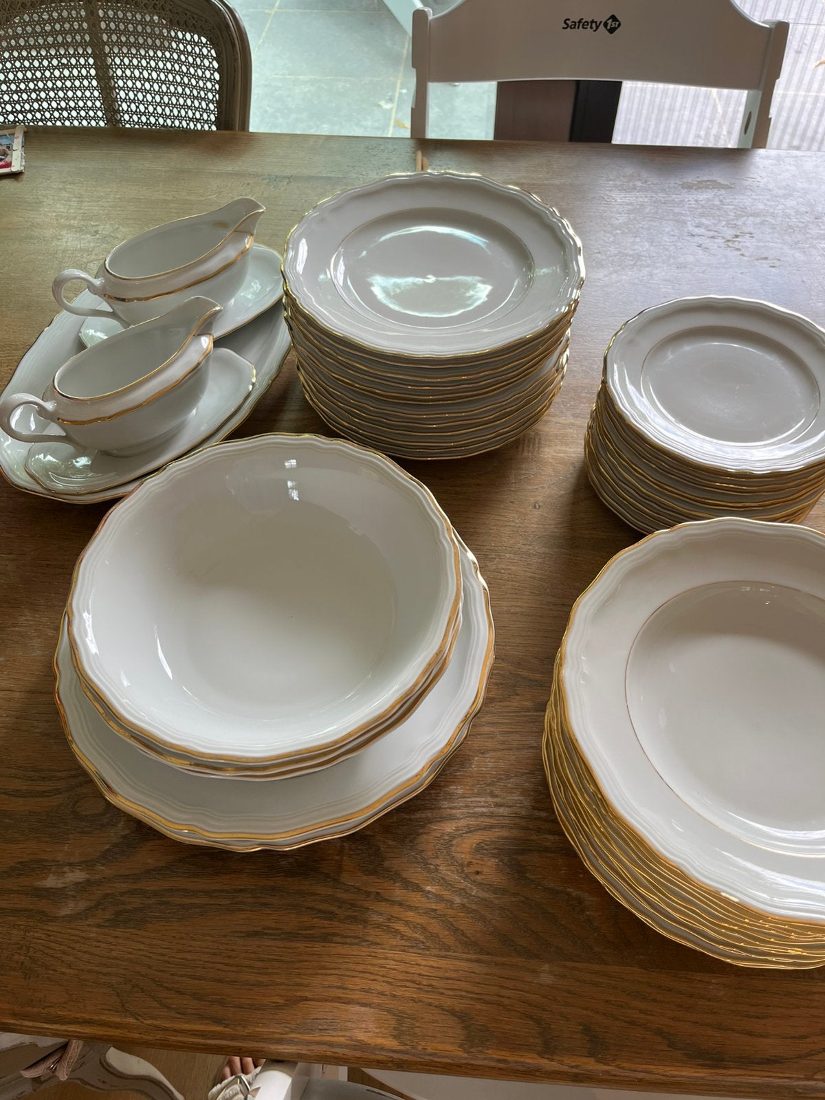 Compleet H&C Bavaria servies – wit porselein met gouden rand, Antiek en Kunst, Antiek | Servies compleet, Ophalen