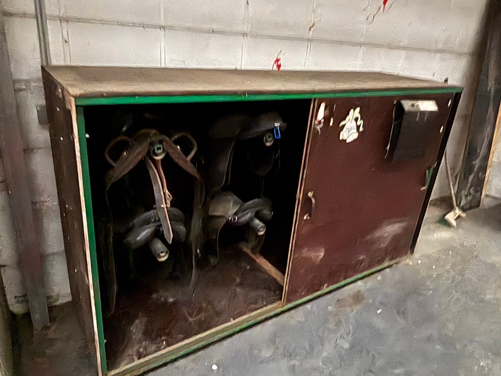 Paardenkast 2x, Dieren en Toebehoren, Ophalen, Gebruikt