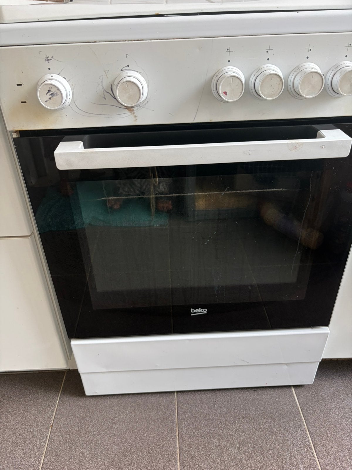 Beko kookfornuis MET oven !, Elektronische apparatuur, Fornuizen, Ophalen, Zo goed als nieuw, Elektrisch