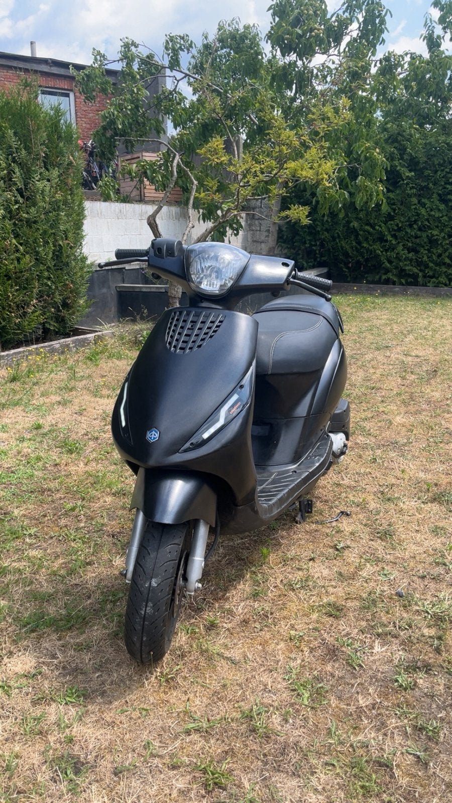 Zip scooter 50cc 4takt, Fietsen en Brommers, Scooters | Piaggio, Zo goed als nieuw, Zip, Ophalen