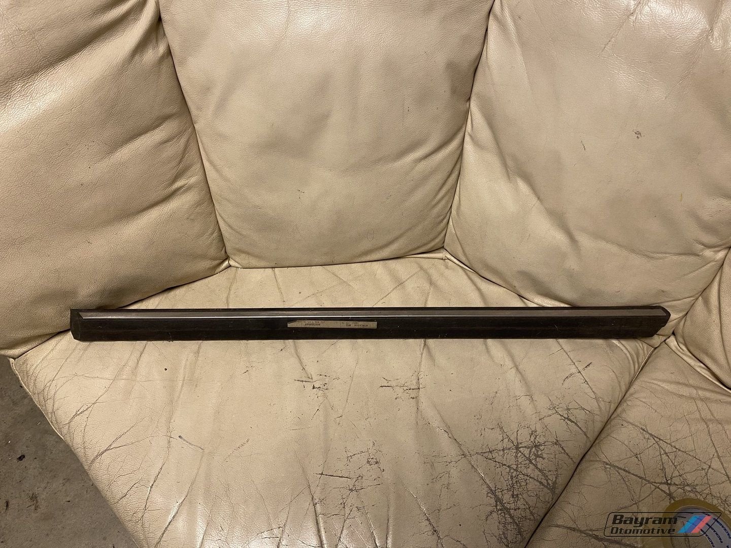 Bmw E32 stootlijst linksachter nieuw 51131908717 7-serie il, Gebruikt, -, -, Ophalen of Verzenden