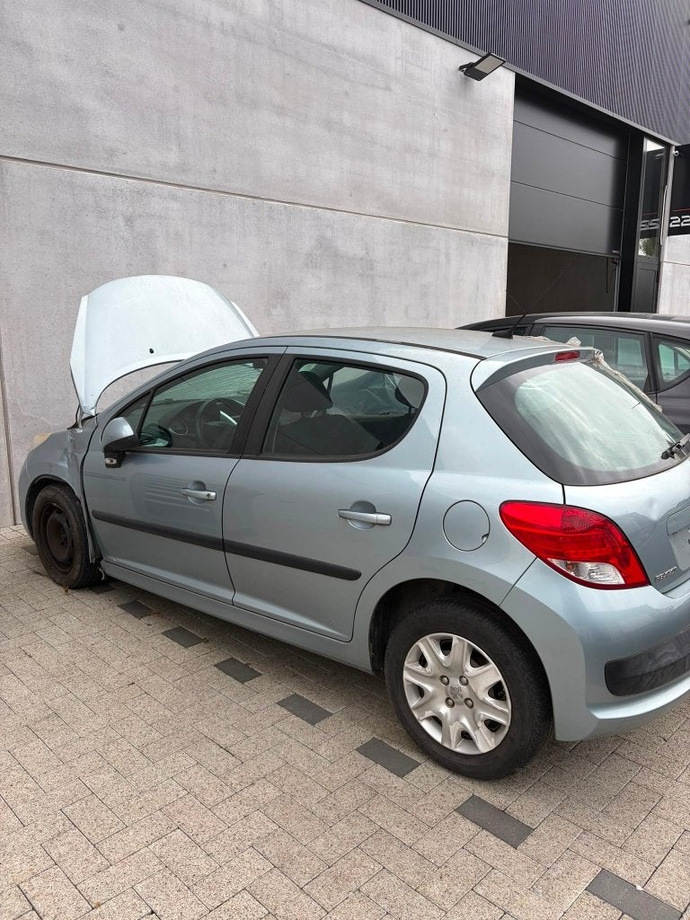 Peugeot 207 - Pièces de rechange voiture, Autos, Achat, Entreprise, Essence