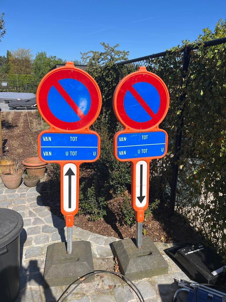 Parkeer verbodsborden - TE HUUR, Ophalen