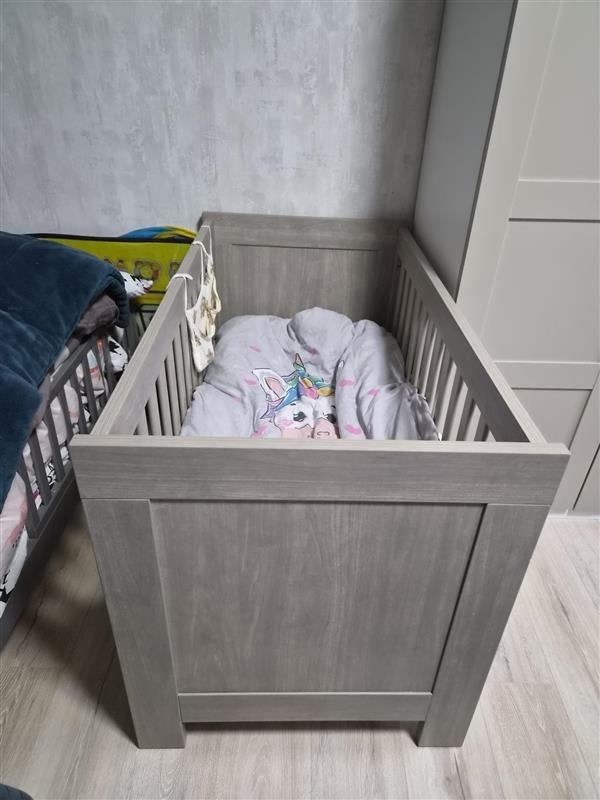 Baby matras + moderne bed, Kinderen en Baby's, Ophalen, Nieuw, Matras