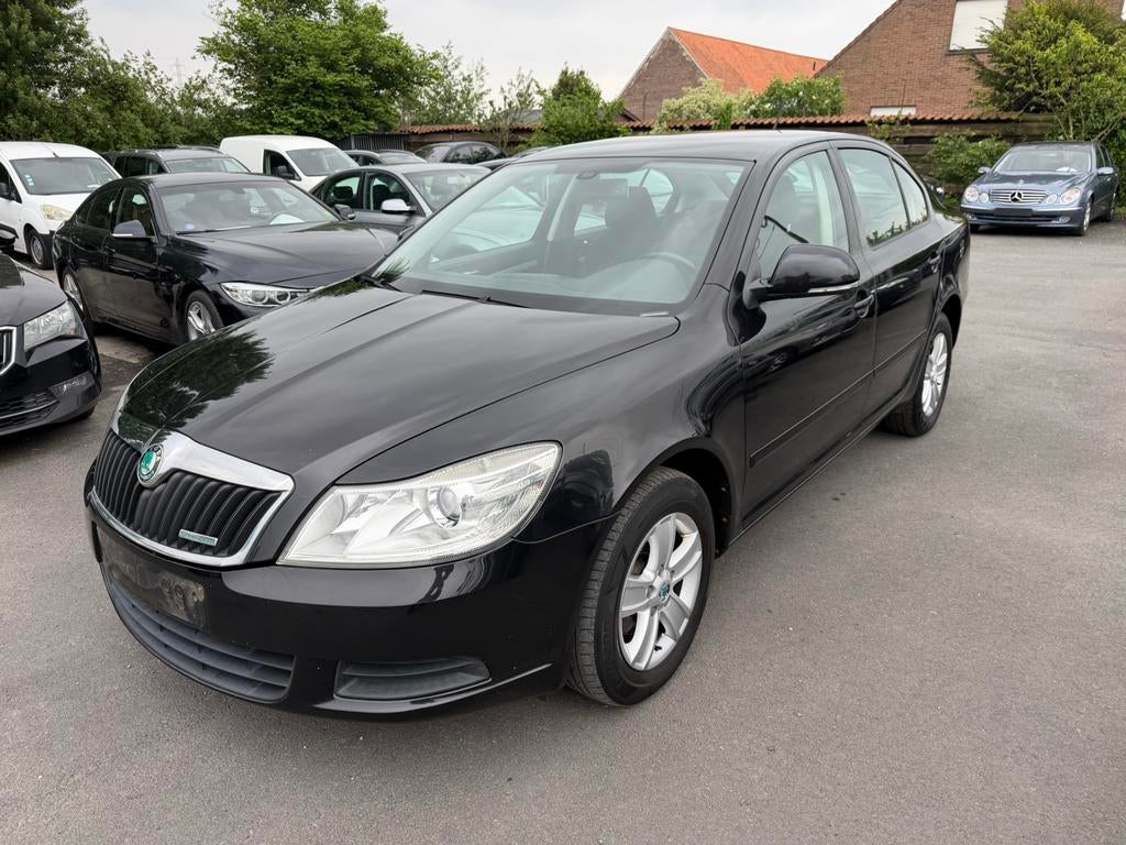 SKODA OCTAVIA DIESEL 1.6 EU 5, Auto's, Euro 5, Stof, 4 cilinders, Zwart