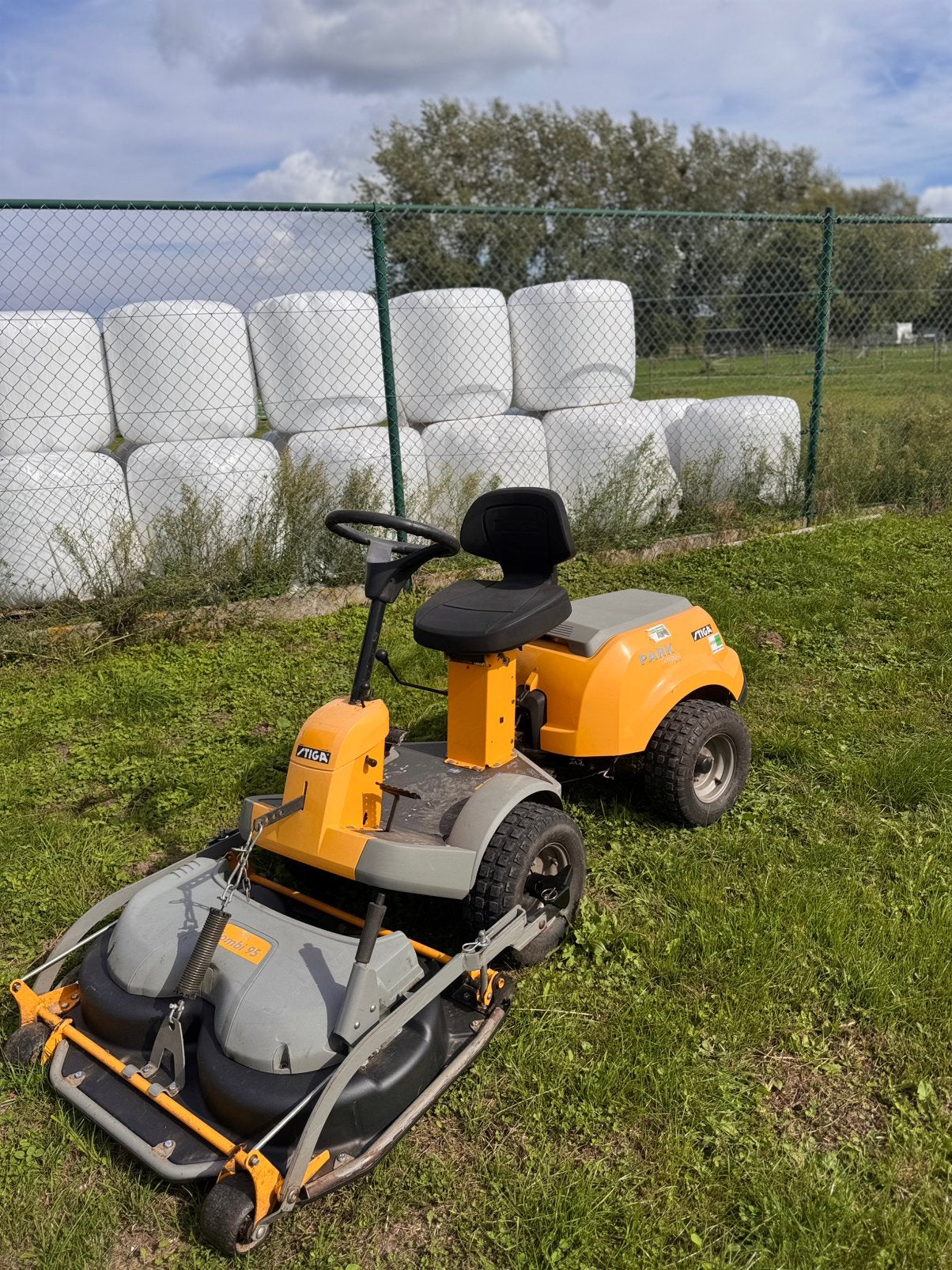 Frontmaaier stiga 15.5pk 95 cm, Enlèvement ou Envoi, Comme neuf, Démarrage électrique, 90 à 120 cm
