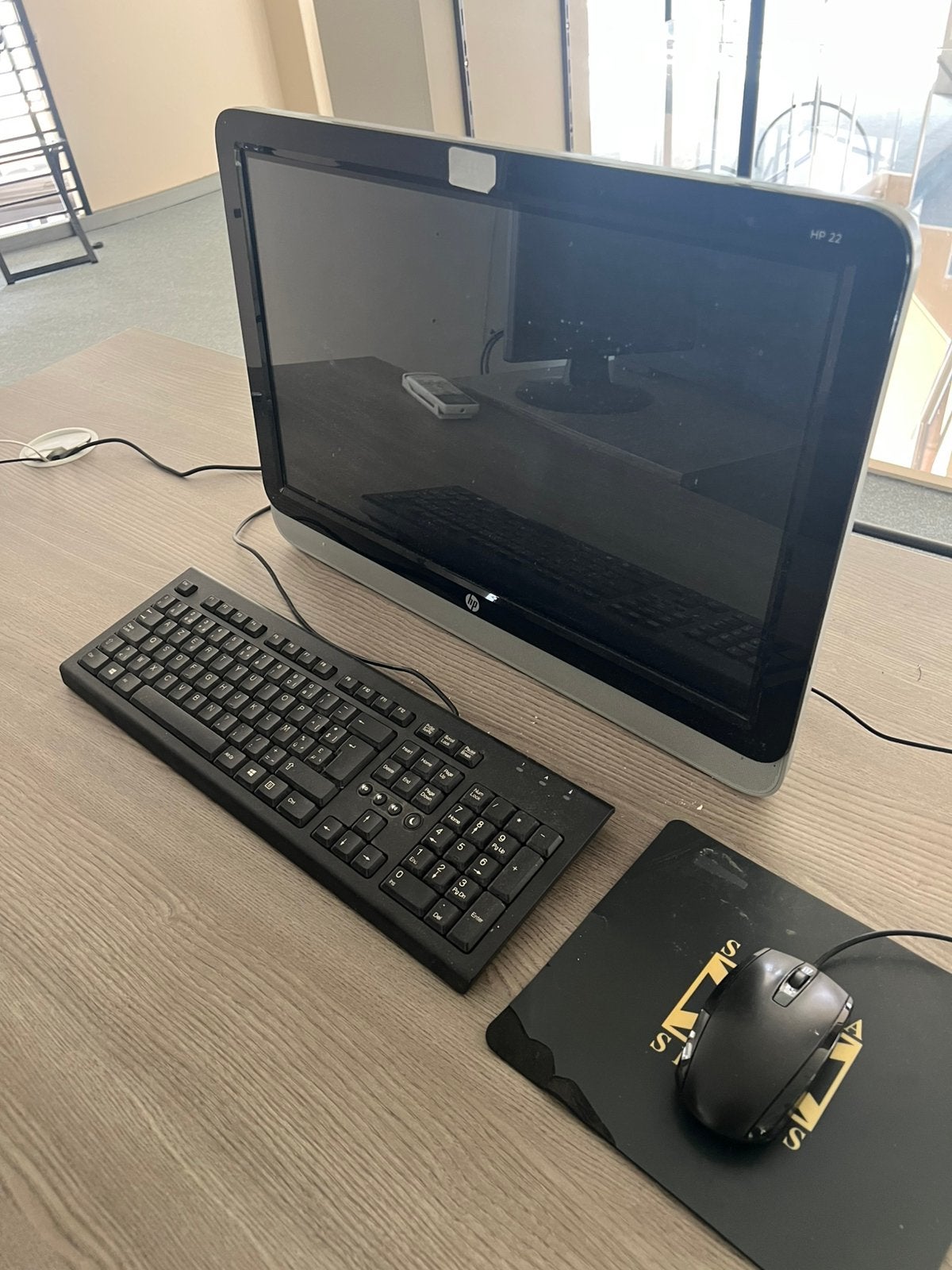 HP 22 All-in-One PC + toetsenbord en muis moet weg!, Informatique & Logiciels, Enlèvement, Utilisé