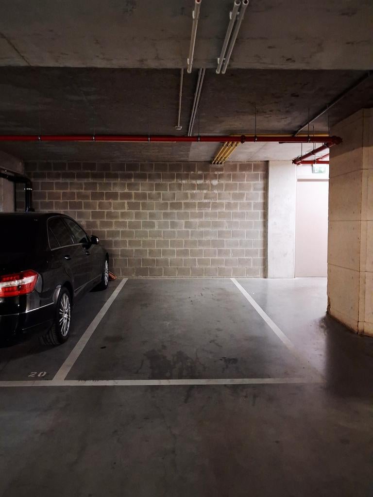 Place de parking à louer, Immo, Garages & Places de parking, Bruxelles