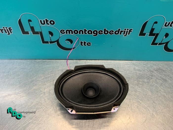 Haut-parleur d'un Mazda 5 (5 05-), Autos : Pièces & Accessoires, Électronique & Câbles, Mazda, Utilisé, 3 mois de garantie, Enlèvement ou Envoi
