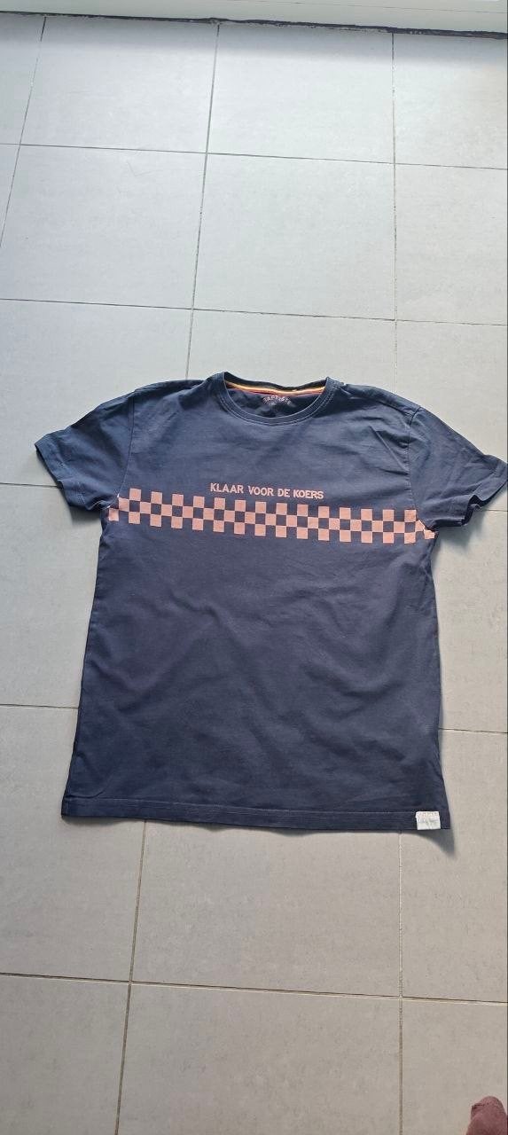 Donkerblauwe T-shirt “Klaar voor de Koers” – Casual, Verzenden, Gedragen, Maat 46 (S) of kleiner, Blauw
