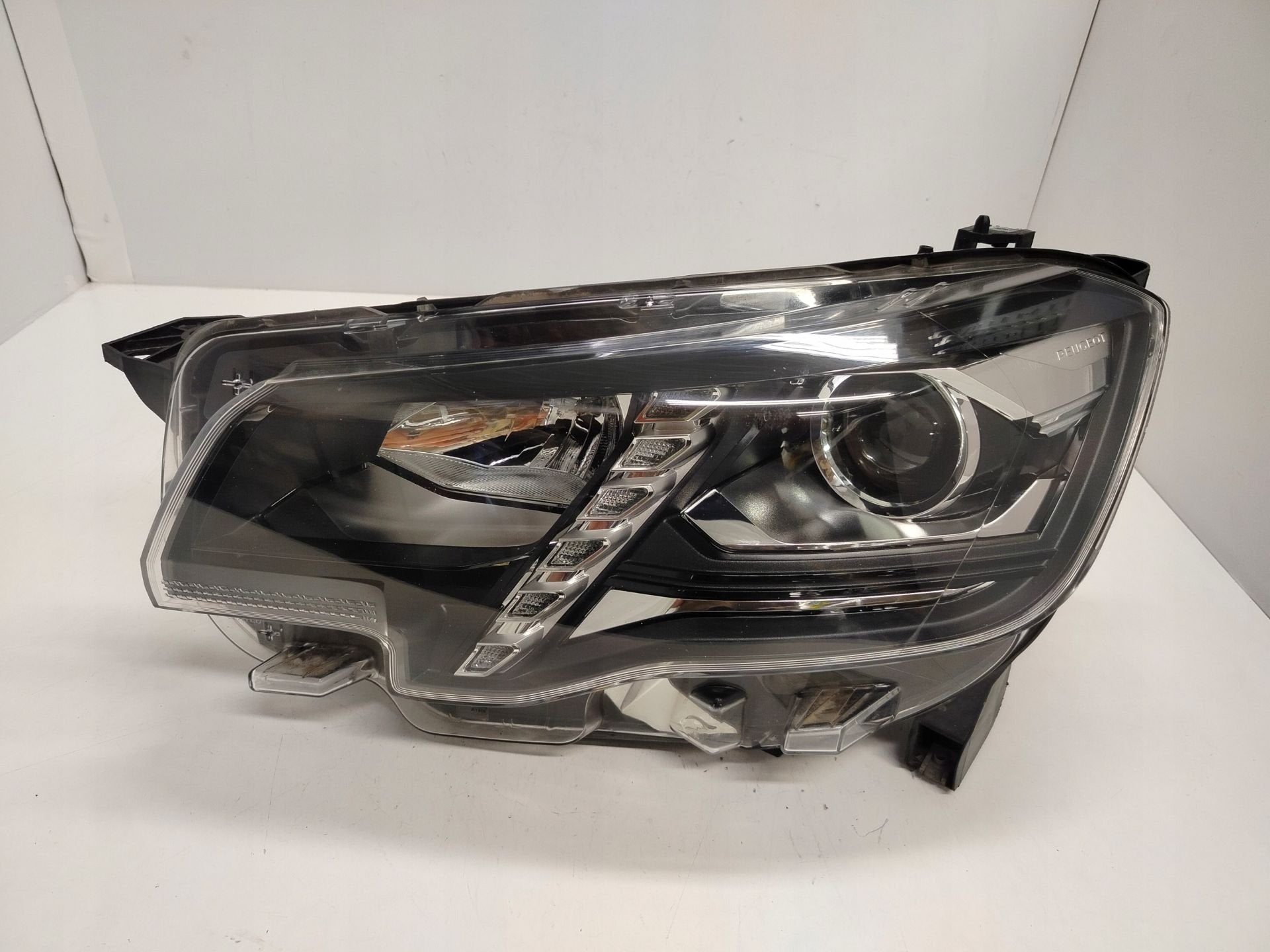 Peugeot Rifter Phare Gauche 90146217, Taurusavenue 1
2132 LS  Hoofddorp, NL, Contact.group@renault.com, Stellantis N.V., Utilisé