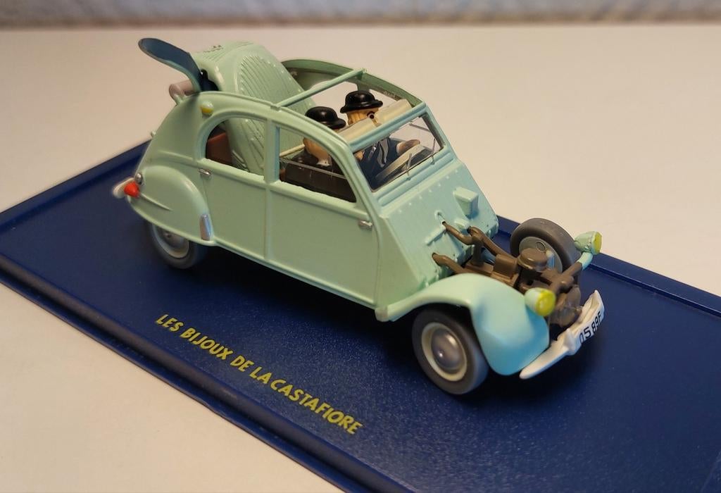 Voiture TINTIN Atlas 1/43 'The Dented 2 ch 1954', Enlèvement ou Envoi, Tintin, Comme neuf, Statue ou Figurine