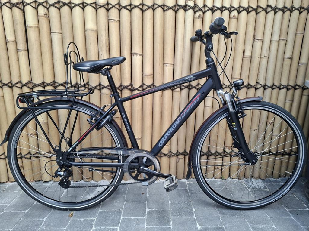 Tienerfiets voor jongens zwart en rood merk Oxford, Fietsen en Brommers, Ophalen, Gebruikt, 26 inch of meer, Oxford