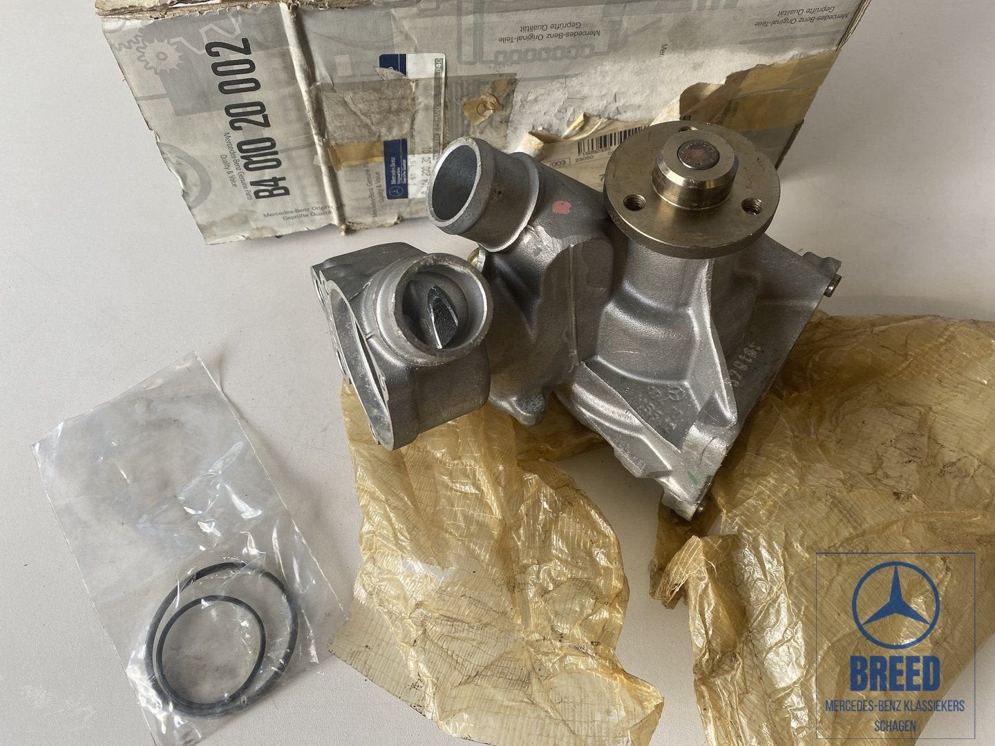 NOS waterpomp voor Mercedes-Benz R129 W140 M104, Neuf, -, -, Enlèvement ou Envoi