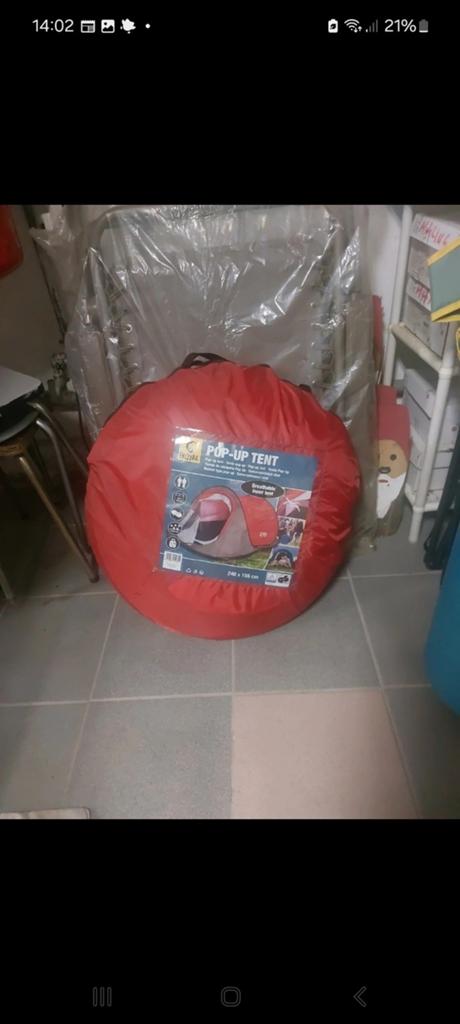 Tente rouge utilisée pour 1 nuit, Caravanes & Camping, Enlèvement