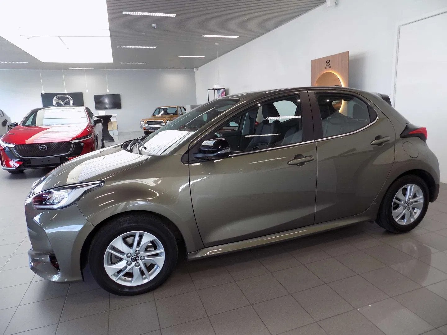 Mazda 2 Hybrid Agile + Comfort Pack Automaat (automatique), Autos, Mazda, Achat, Euro 6, Entreprise, https://public.car-pass.be/vhr/8a4622fb-4e72-4742-8270-72970a2e5be8