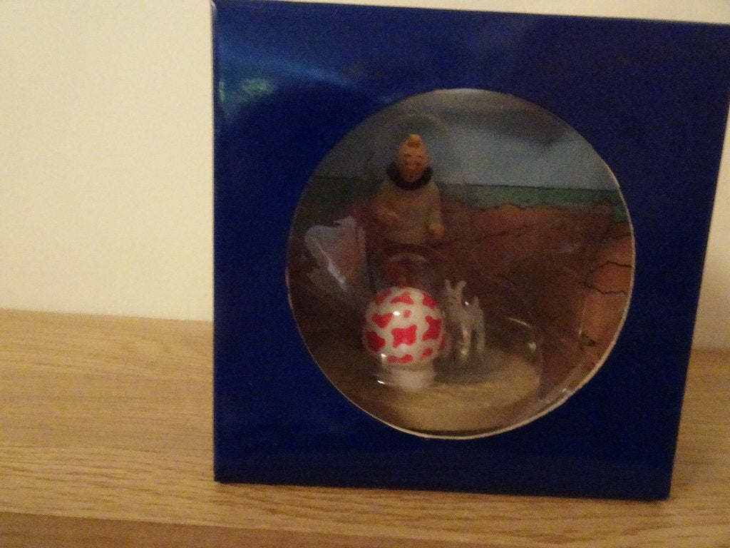 Moulinsart plastic podiumbox - Tintin aviator, Verzamelen, Ophalen of Verzenden, Kuifje, Zo goed als nieuw, Beeldje of Figuurtje