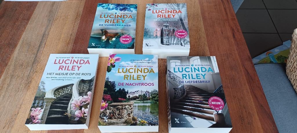 Lucinda Riley - 5 boeken, Boeken, Ophalen, Zo goed als nieuw, Lucinda Riley