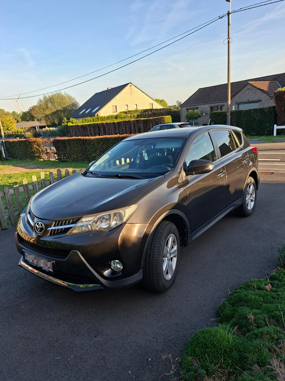 Toyota Rav4 uit 2015, Voorwielaandrijving, Stof, Zwart, Particulier