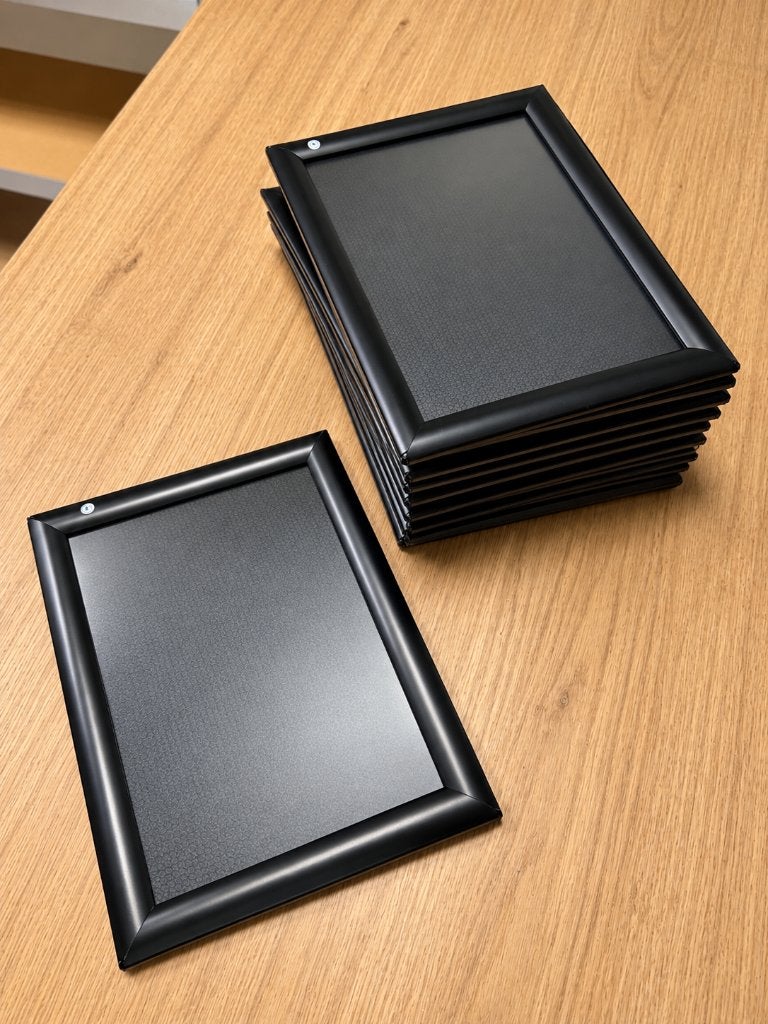 Set van 10 A4 klik-lijsten kliklijsten foto affiche kaders, Audio, Tv en Foto, Ophalen of Verzenden, Zo goed als nieuw, Zwart