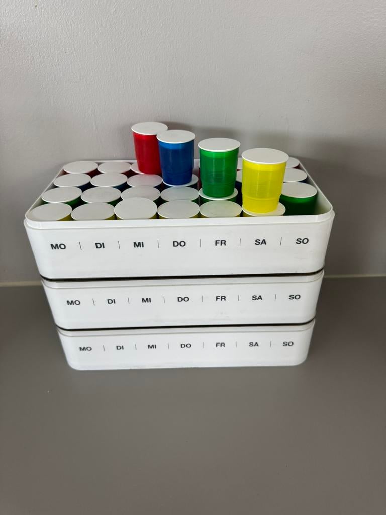 3 dozen geneesmiddelen doos voor een week. Helemaal nieuw, Ophalen, Nieuw
