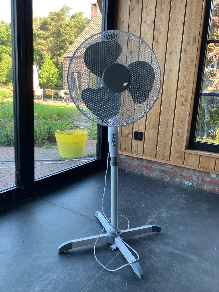 Ventilator, Electroménager, Ventilateurs, Enlèvement ou Envoi, Comme neuf, Ventilateur de trépied