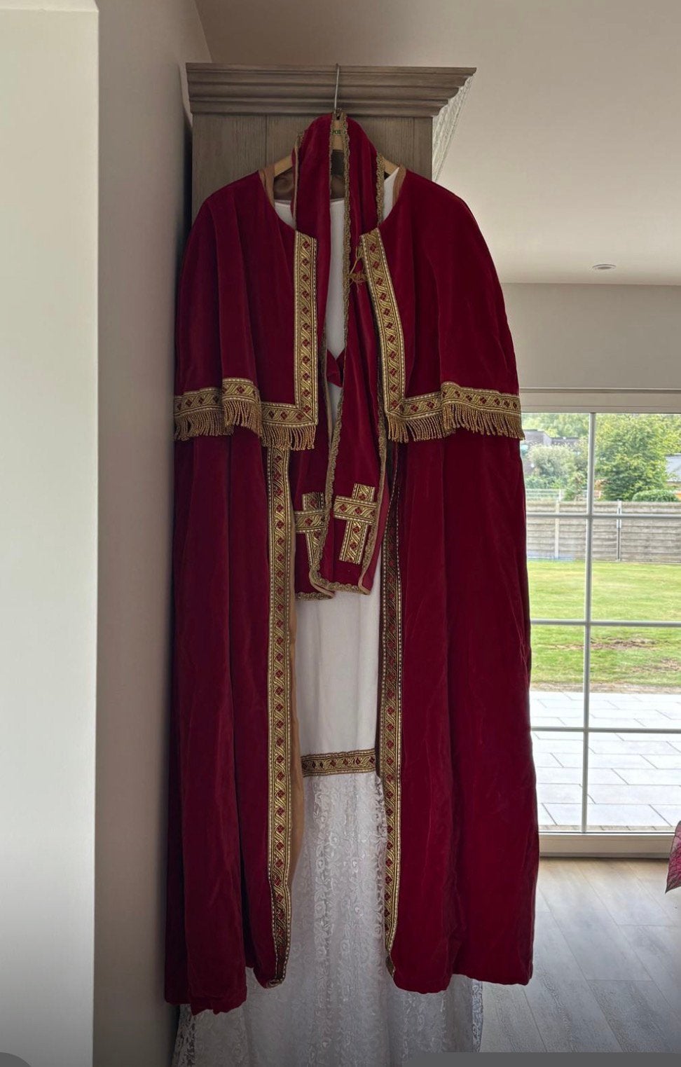 Sinterklaaskostuum, Enlèvement