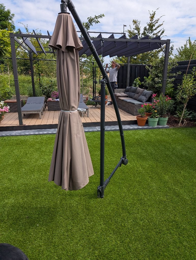 zonnescherm - groot formaat - kleur taupe, Tuin en Terras, Parasols, Zo goed als nieuw, Zweefparasol, 1 tot 2 meter, Kantelbaar