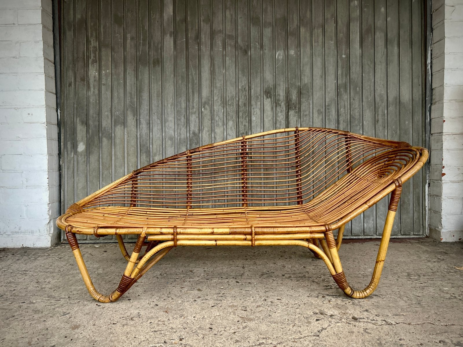Vintage midcentury rotan ligbed, Ophalen, Huis en Inrichting