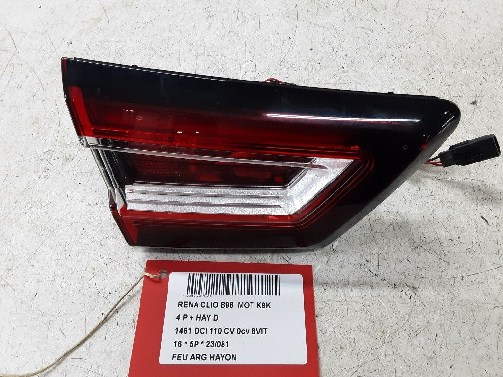 PANNEAU ARRIÈRE GAUCHE AVEC LAMPE Renault Clio IV (5R), Renault, Mevr. I. Hauben, Utilisé, Rue de l'Espoir 34 34
4030  GRIVEGNÉE, BE