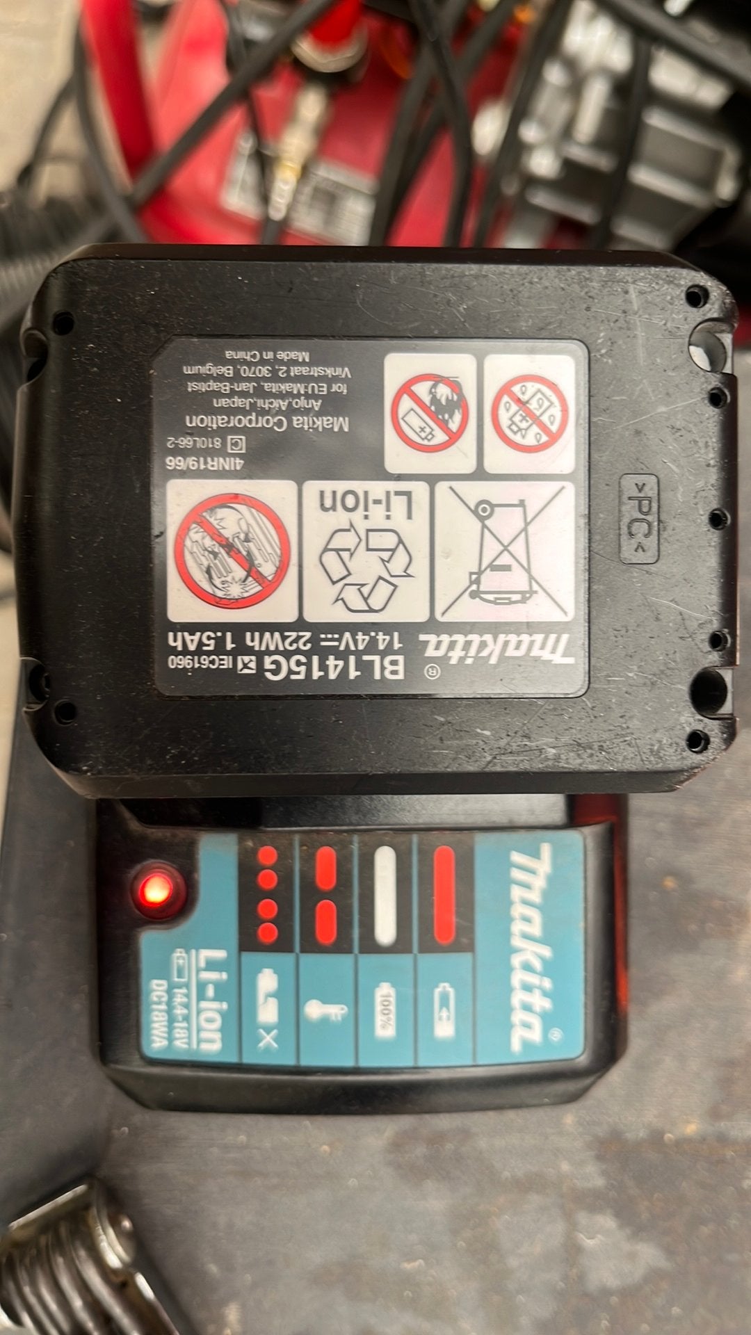 Makita lader, Ophalen, Gebruikt
