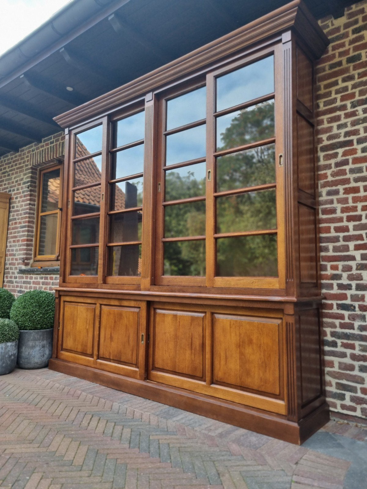 Buffet/vitrine en chêne flamant LIVRAISON GRATUITE, Maison & Meubles, Armoires | Buffets, Avec tablette(s), 200 cm ou plus, Flamant