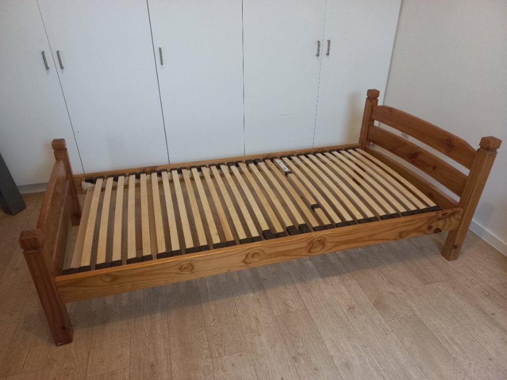 Eenpersoonsbed / stapelbed, Huis en Inrichting, Slaapkamer | Bedden, Ophalen, Zo goed als nieuw, Overige maten, Verstelbaar