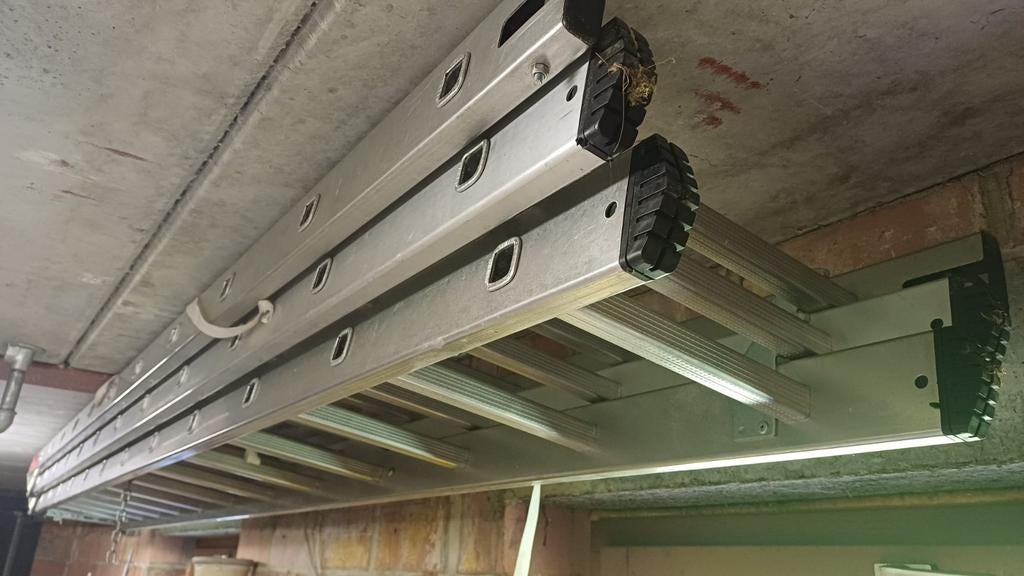 Échelle 3 x 12 marches, Pliable ou rétractable/escamotable, Comme neuf, Échelle, Enlèvement