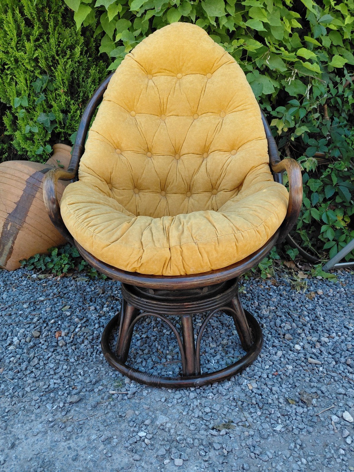 chaise pivotante en rotin, Maison & Meubles, Enlèvement