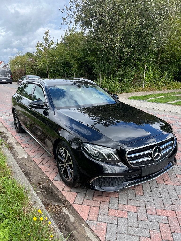 Mercedes E200, Auto's, 4 cilinders, Zwart, Leder, 5 deurs