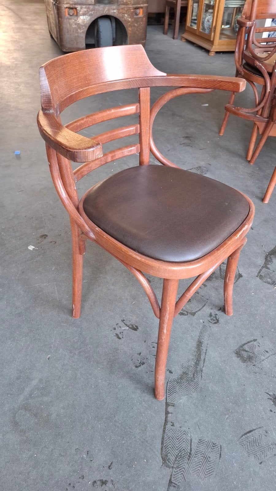 12 thonet cafe bistro stoelen leuke horeca partij met arm, Gebruikt, Bruin, Ophalen of Verzenden, Vijf, Zes of meer stoelen