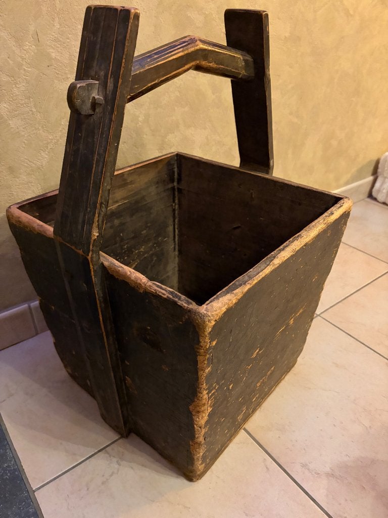Oud houten Chinese emmer, Ophalen