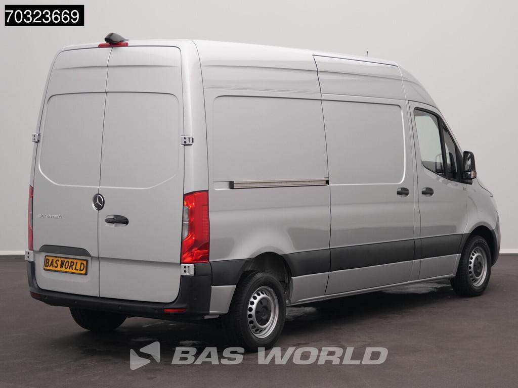 Mercedes Sprinter 215 CDI Automaat 150pk L2H2 MBUX Camera Ai, Auto's, Bestelwagens en Lichte vracht, Automaat, Stof, Gebruikt