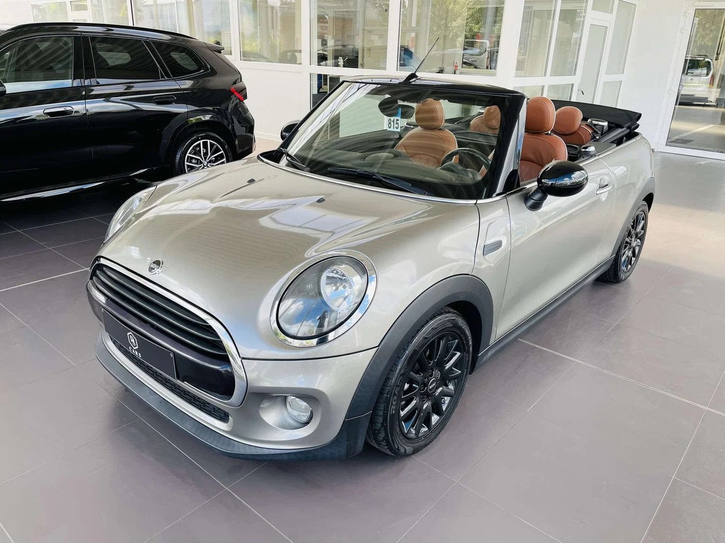 MINI Cabrio Cooper 1.5iA * GARANTIE + LED + GPS PRO + CUIR *, Auto's, 4 zetels, Gebruikt, Euro 6, Cabriolet