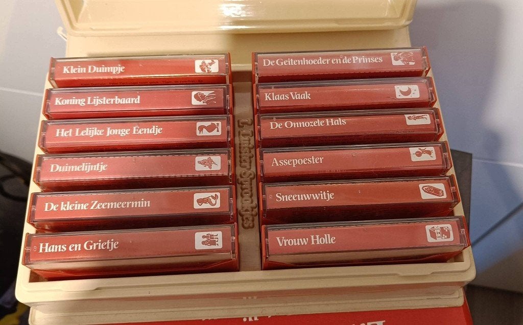 sprookjes boeken met bijhorende cassettes, Ophalen, Gelezen