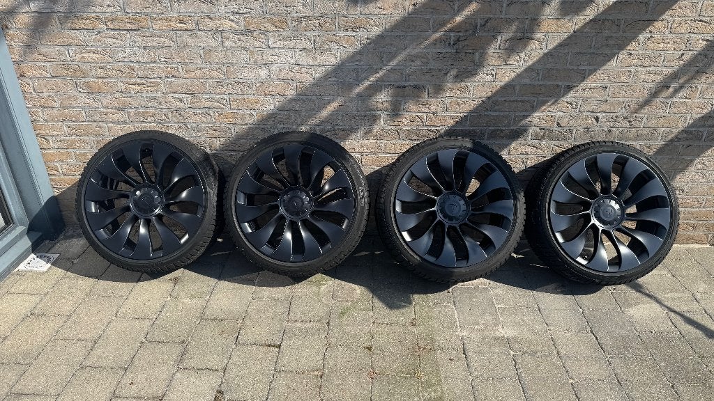 Tesla Y Performance (26200 km) + 21" Uberturbine winterset, Auto's, Automaat, Dealer onderhouden, Zwart, Zwart