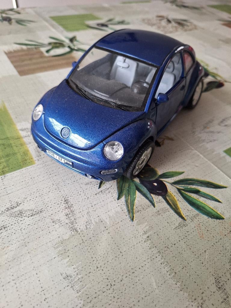 Volkswagen New Beetle schaalmodel 1:18, Ophalen of Verzenden, Gebruikt, Auto, Burago