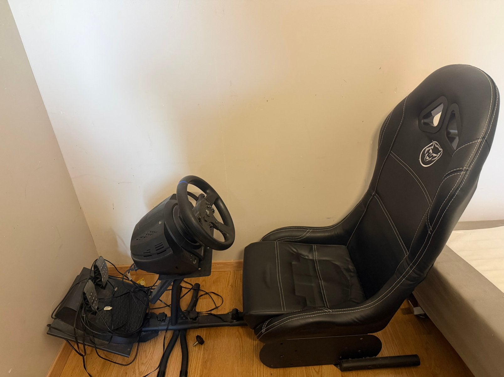 ️ Sim racing set Thrustmaster T300 RS + racestoel en pedalen, Consoles de jeu & Jeux vidéo, Enlèvement, Comme neuf, Volant ou Pédales